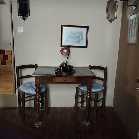 A L'Etape Des Randonneurs (Adults Only) Bed & Breakfast Saignon Exterior photo